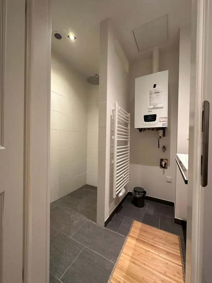 Lion'S Rooms N Apartments Vienne 0*,