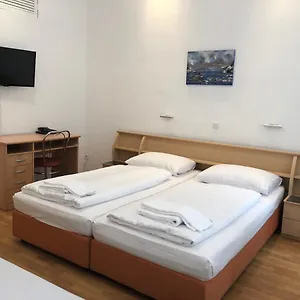 Pensión Vera, Viena