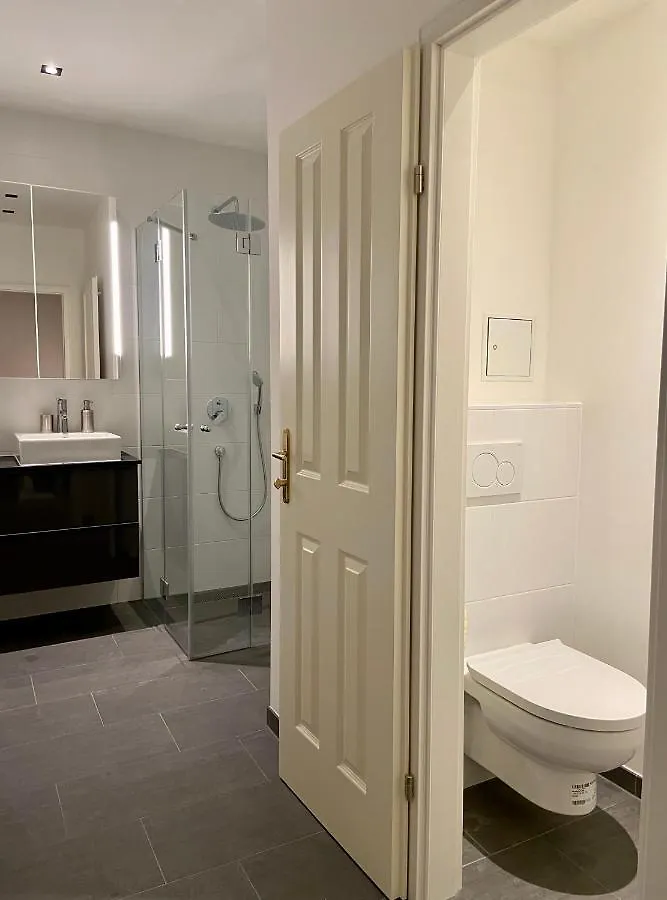 Lion'S Rooms N Apartments Vienne