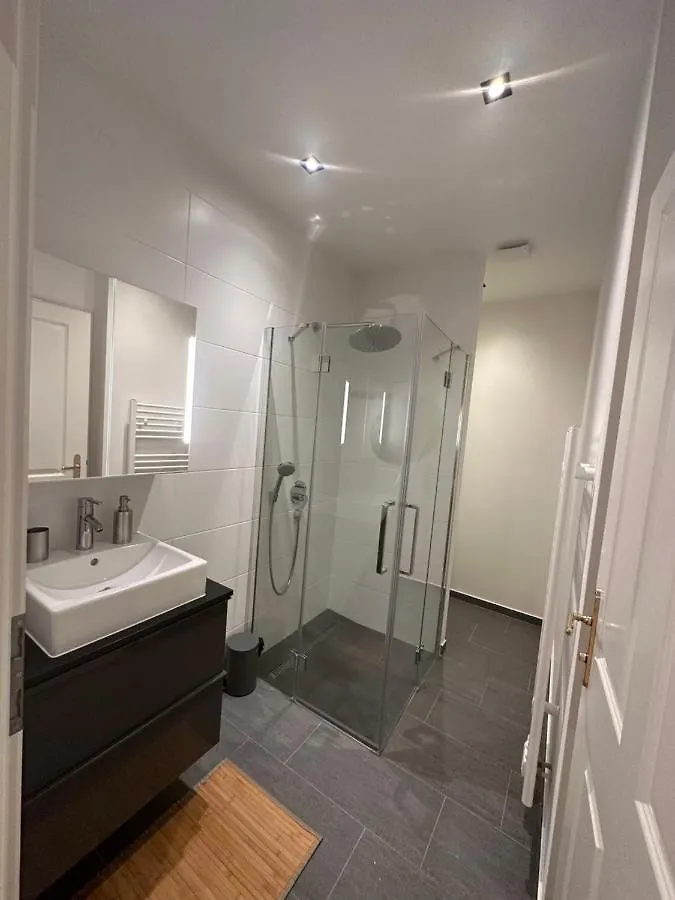 Lion'S Rooms N Apartments Vienne