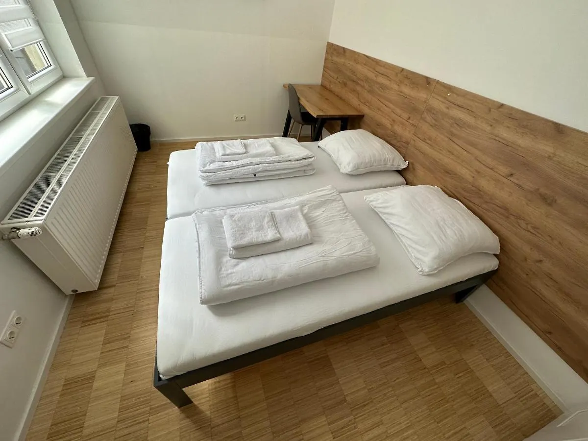 Lion'S Rooms N Apartments Viena 0*,
